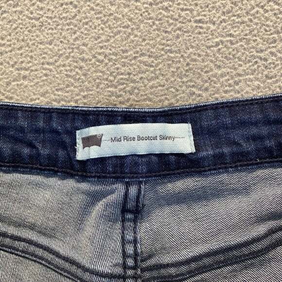 Levis Boot Cut SkinnyJ eans Women's Size 12M Stretch Mid Rise Denim - Picture 6 of 10